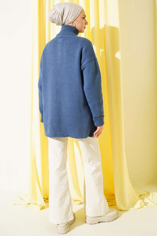 Cardigan In Maglia Indaco Con Bottoni Dorati E Tasche