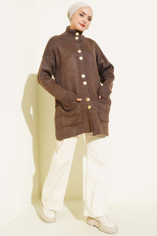 Gilet En Maille À Boutons Dorés Et Poches En Marron
