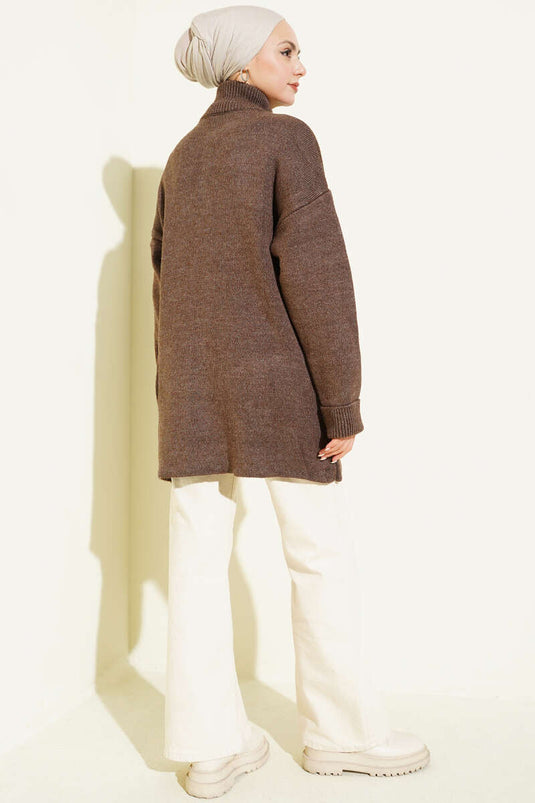 Gilet En Maille À Boutons Dorés Et Poches En Marron