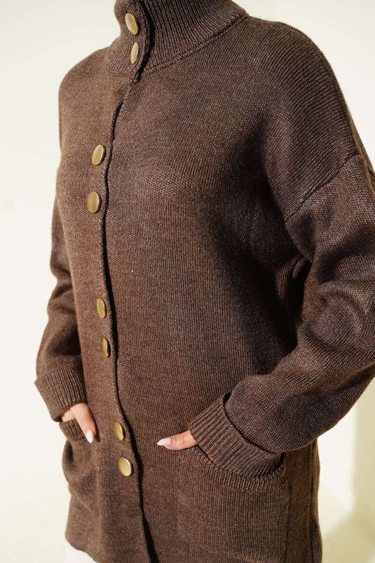 Gilet En Maille À Boutons Dorés Et Poches En Marron