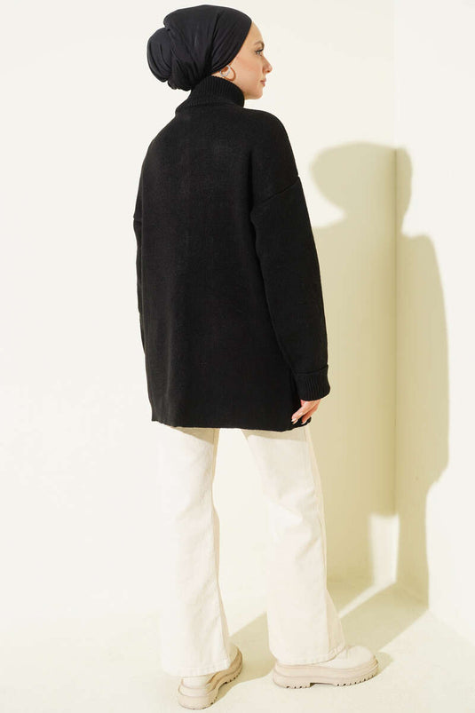 Cardigan In Maglia Con Bottoni Dorati E Tasche Nere