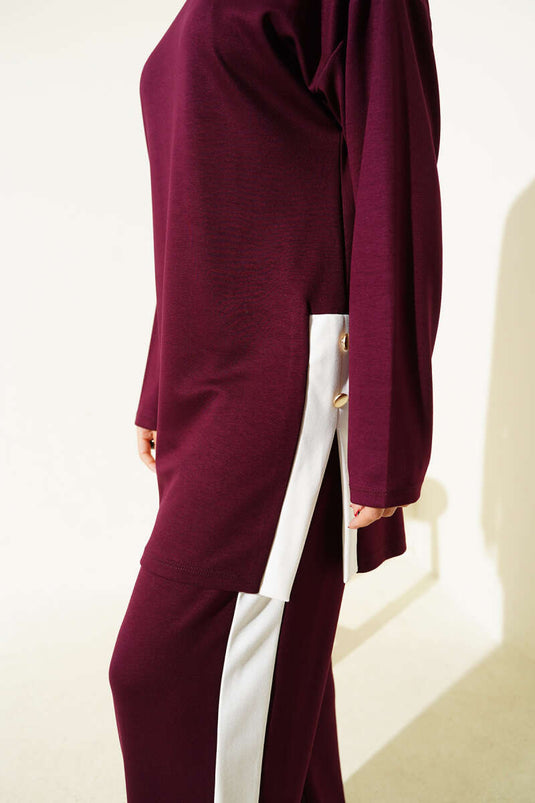 Costume deux pièces Loysha garni de boutons dorés bordeaux