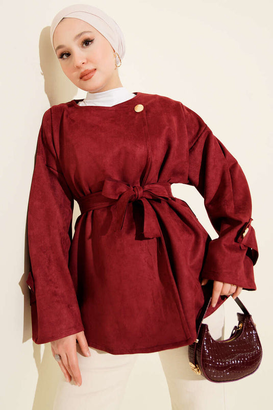 Veste en daim ceinturée à boutons dorés, bordeaux