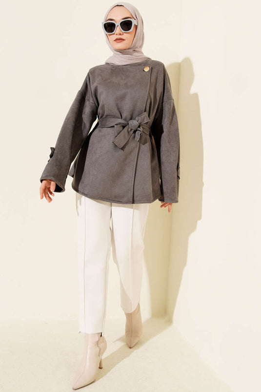 Chaqueta de ante con botones y cinturón dorados, gris oscuro