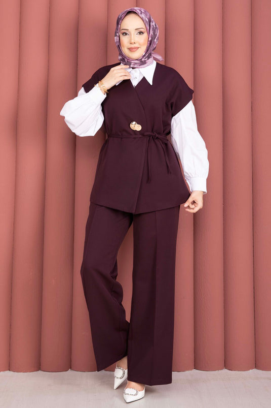 Ensemble pantalon et gilet ceinturé à boutons dorés, couleur lie de vin