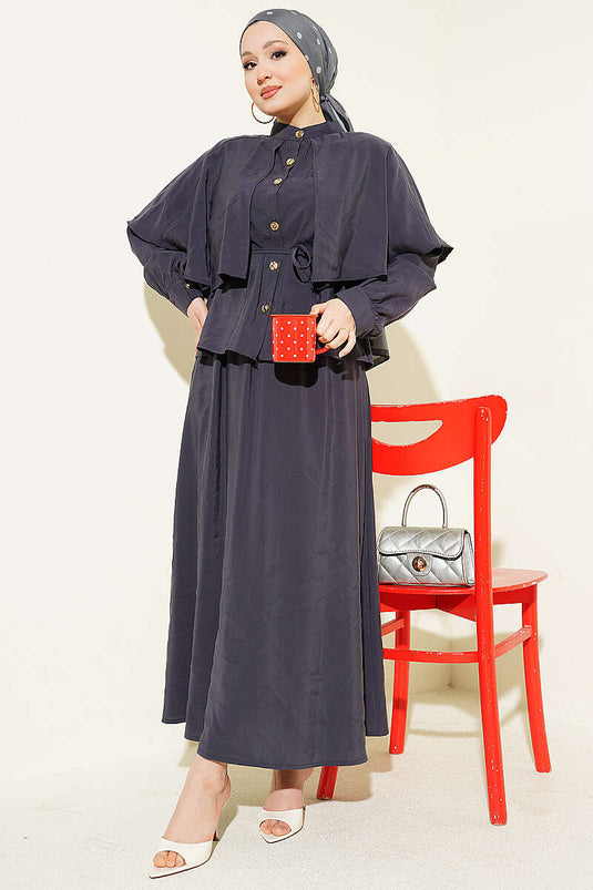 Ensemble anthracite en modal avec jupe et cape à boutons dorés