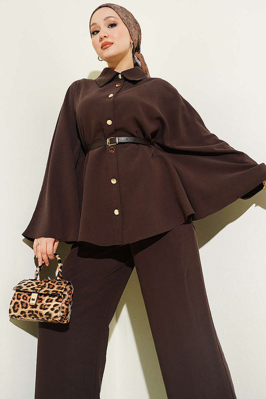 Set poncho in tensel con bottoni dorati, colore caffè