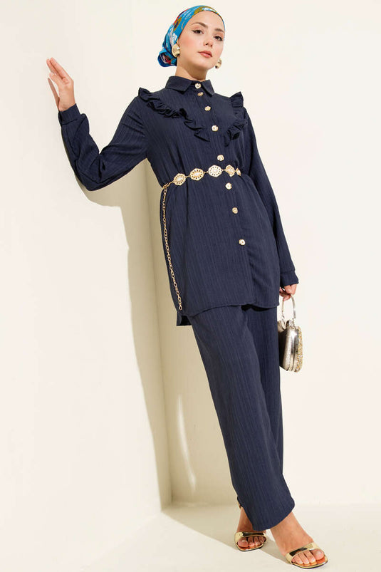 Ensemble deux pièces à volants en V et boutons dorés, bleu marine