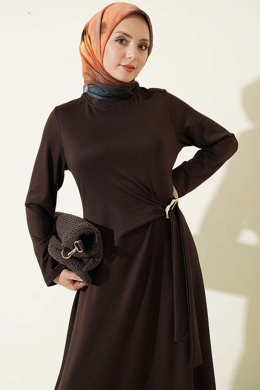Goldene Schnalle Seitliche Bindung Kleid In Kaffee