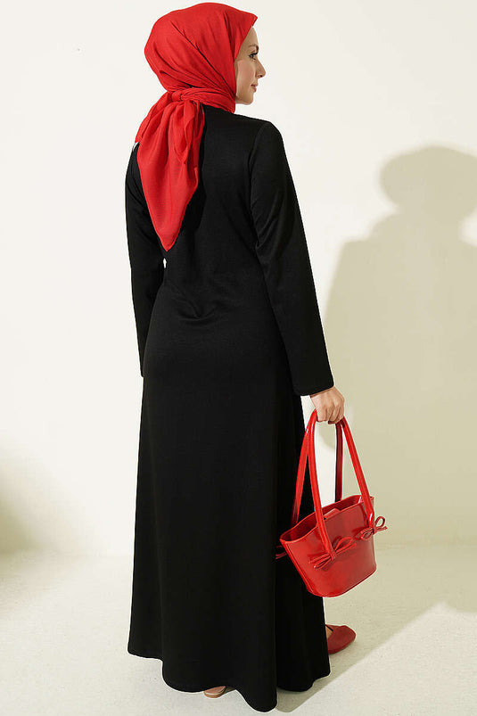 Robe Noire À Boucle Dorée Et Liens Latéraux