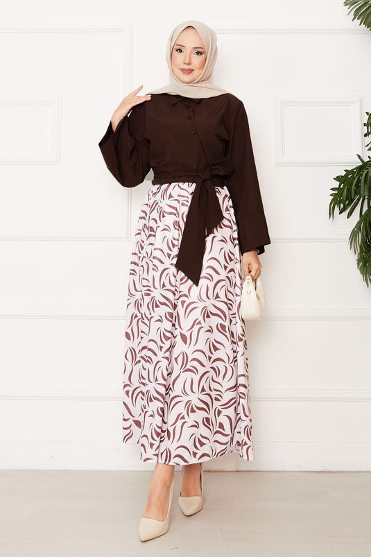 Chemise ceinturée et tailleur à manches larges et jupe marron