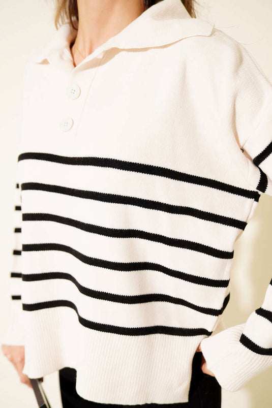 كنزة صوفية مخططة بيج اللون بياقة قميص وأزرار