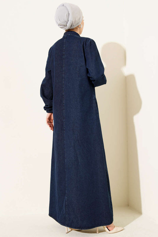 فستان جينز بأزرار وياقة قميص باللون الأزرق الداكن