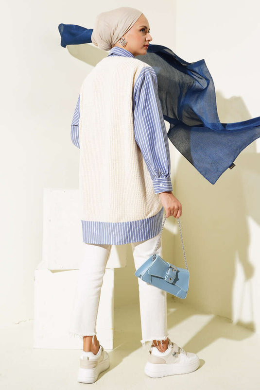 Pull à col de chemise orné beige et bleu marine