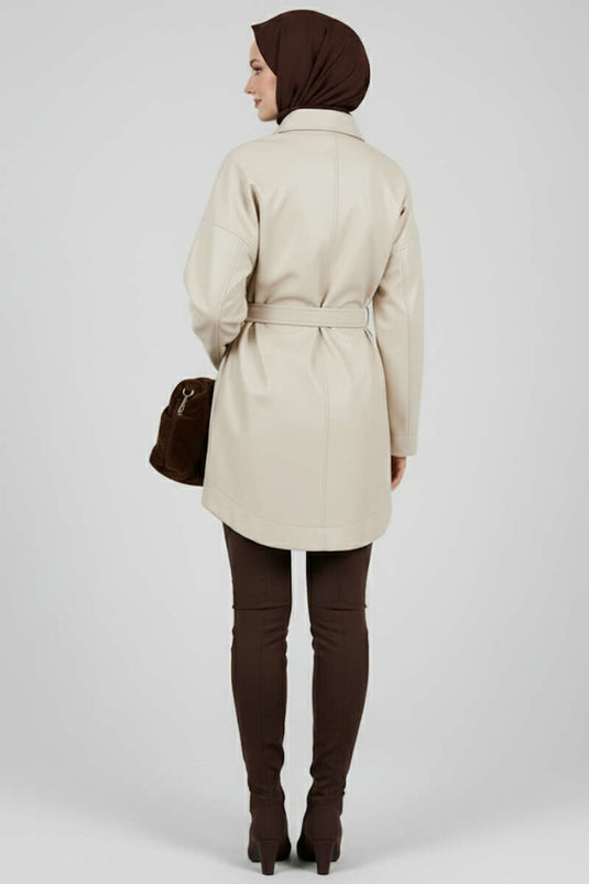 Veste en cuir beige avec col chemise et ceinture en corde