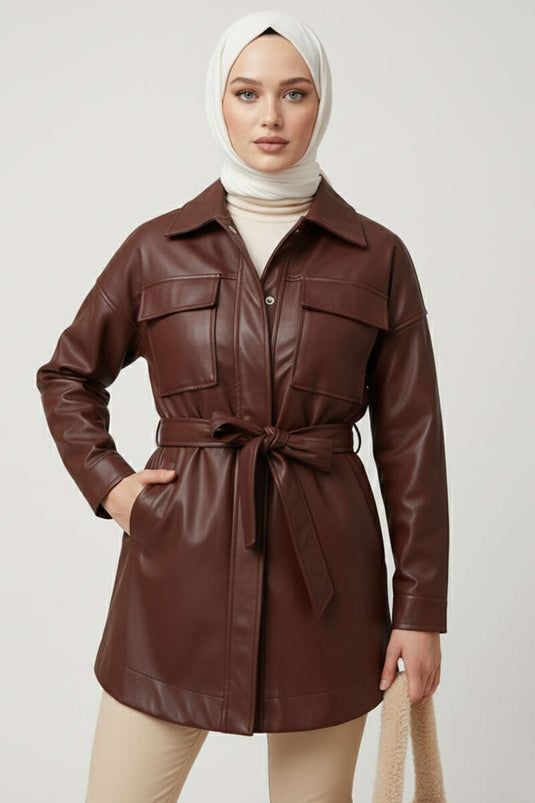 Veste en cuir marron avec col chemise et ceinture en corde