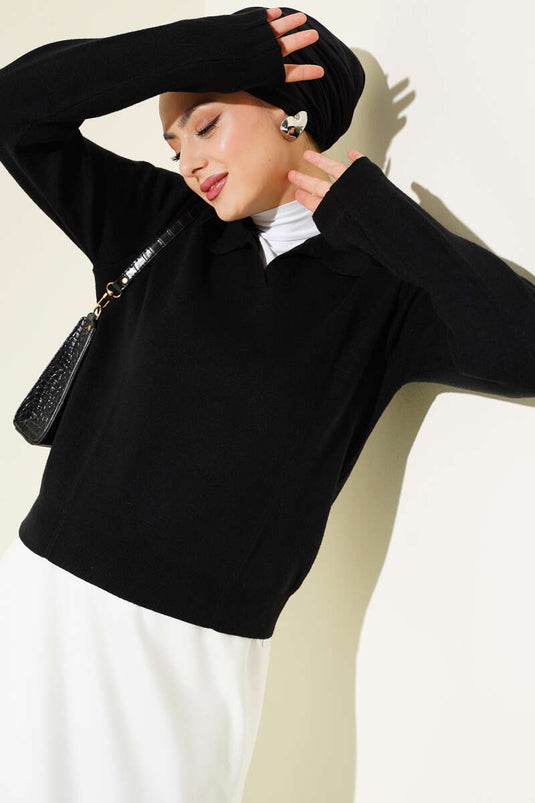 سترة قصيرة محبوكة بياقة قميص سوداء
