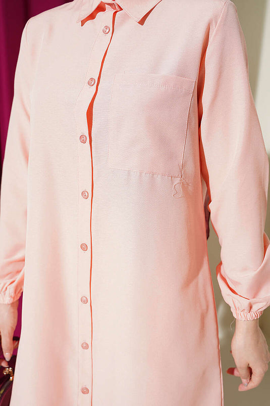 Chemise longue à col chemise avec une poche, couleur poudre