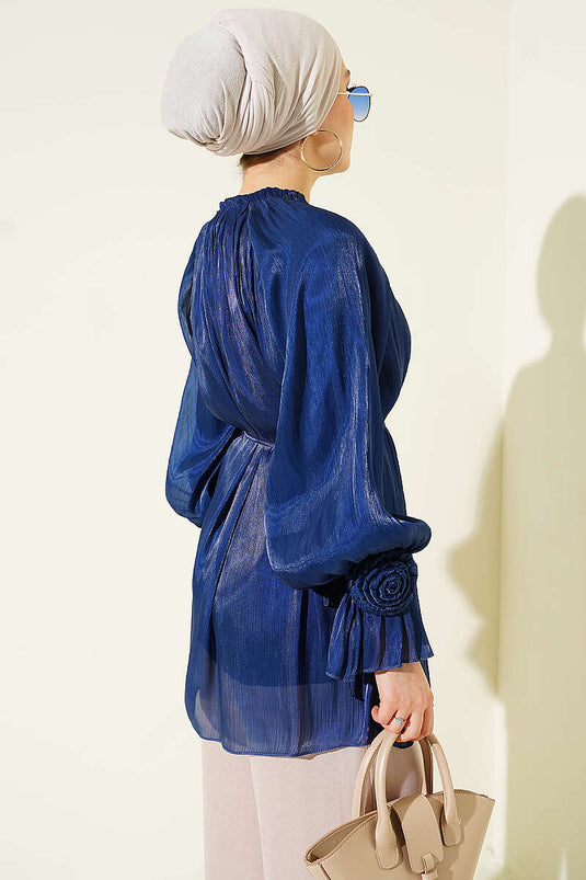 Abendbluse mit Knöpfen und Rosen-Detail, Marineblau