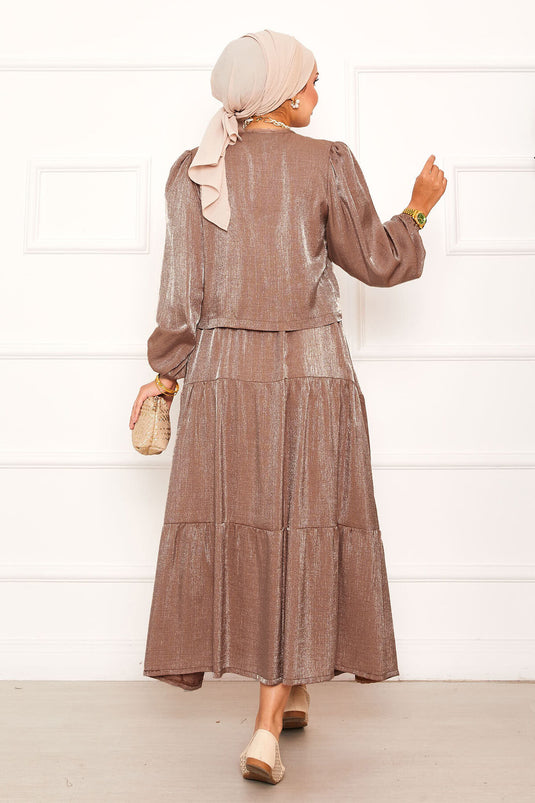 بدلة كيمونو بتنورة وتفاصيل من الدانتيل باللون البني