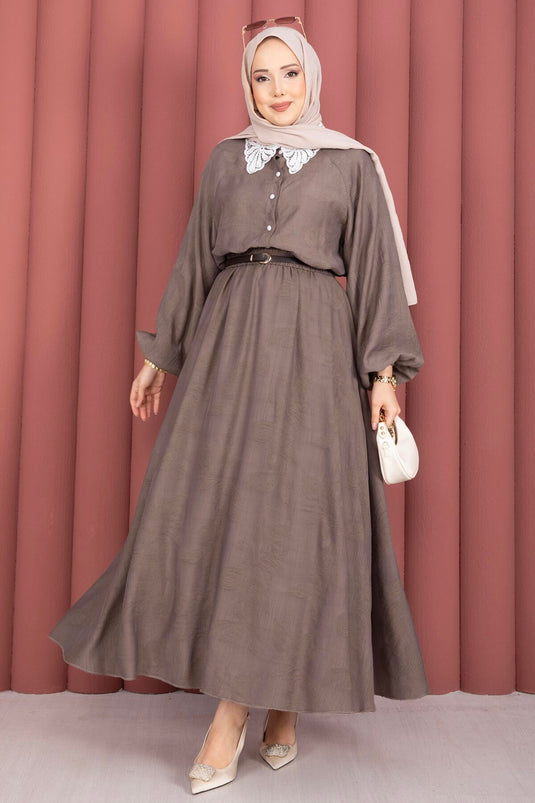 Completo camicia e gonna con colletto in pizzo e bottoni frontali, colore visone