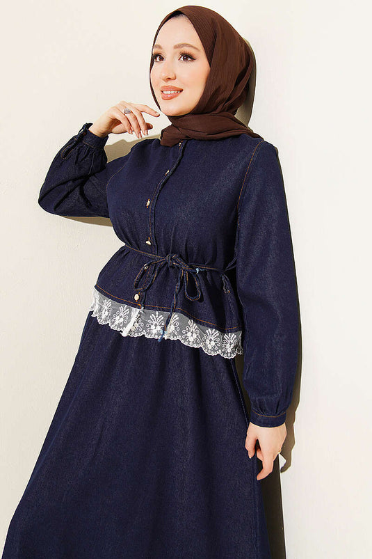 Ensemble en jean bleu marine avec jupe à ceinture en dentelle