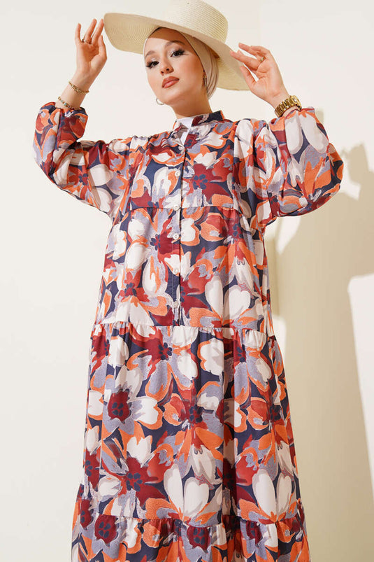 فستان بياقة صينية وأساور مطاطية ونقشة زهور، بلون الطين المحروق