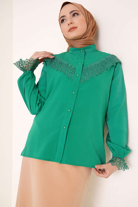 Magnifique Chemise Bordée De Dentelle à Col Vert