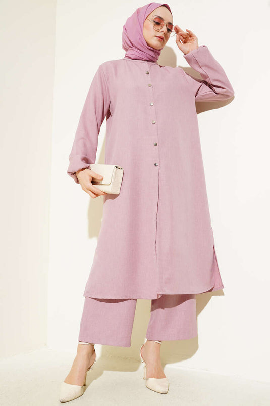 بدلة ذات أزرار مزدوجة