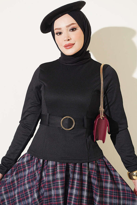 Blusa Negra Con Detalle De Cinturón De Anillo