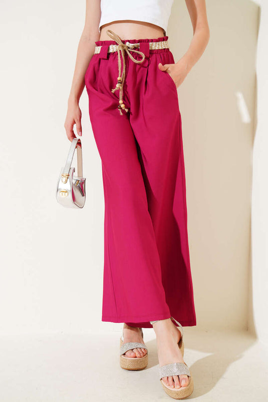 بنطلون واسع الساق مع حزام من القش، لون أرجواني