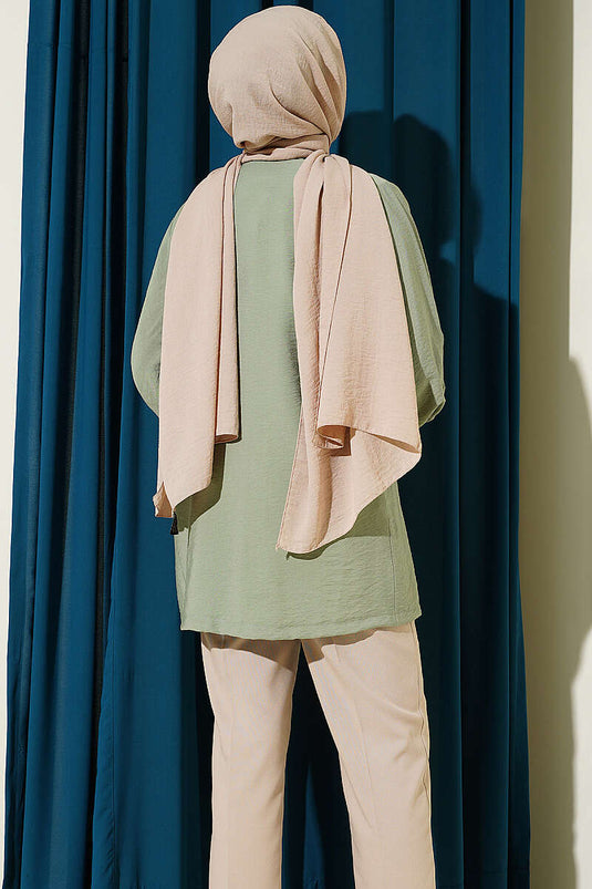 Ensemble cardigan orné de pierres avec sous-vêtement, vert pistache