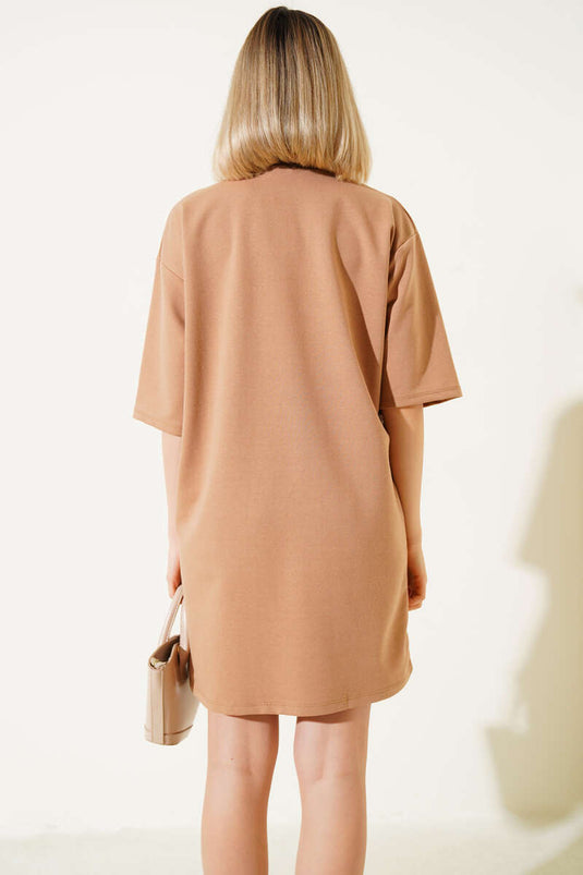 تي شيرت أساسي طويل بخيطين بلون الجمل