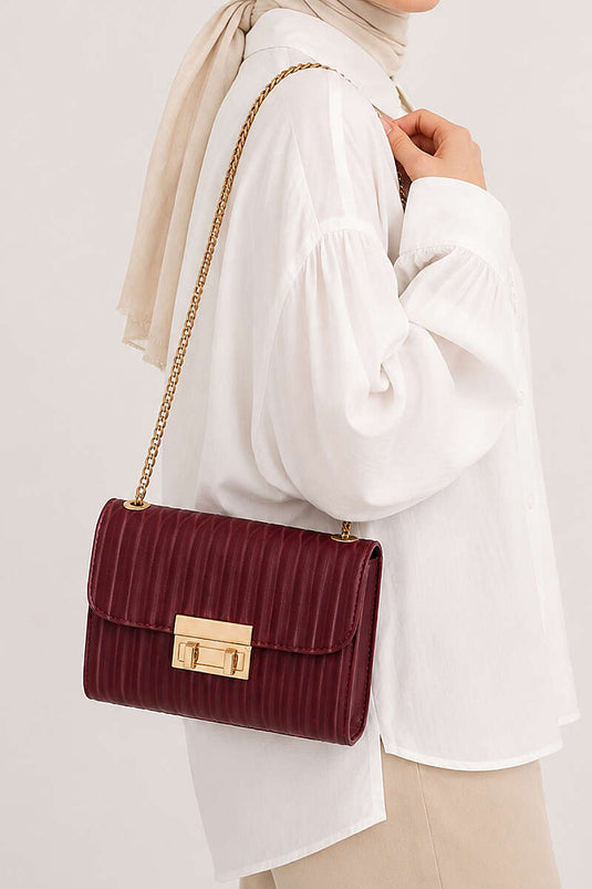 Bordeaux Damenhandtasche Mit Feinen Streifen