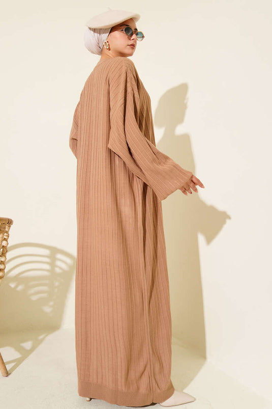 Robe décontractée en tricot à fines rayures camel