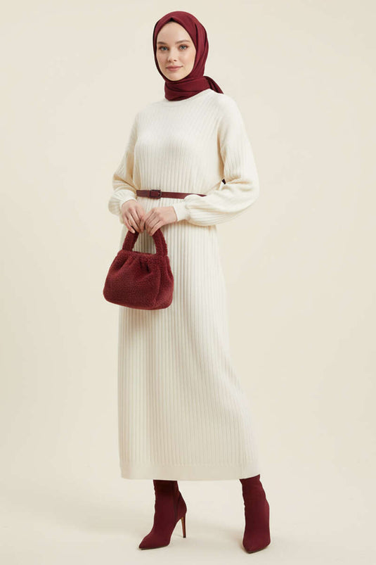 Robe ample en maille écrue à fines rayures