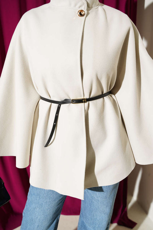 بونشو من الكشمير مزين بحزام رفيع وأحجار كريمة