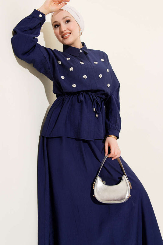 Ensemble jupe à taille froncée avec fleurs perlées bleu marine