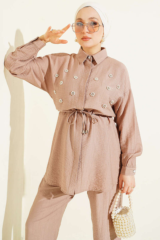 Ensemble Deux Pièces À Boutons Cachés Avec Fleurs De Perles Latte