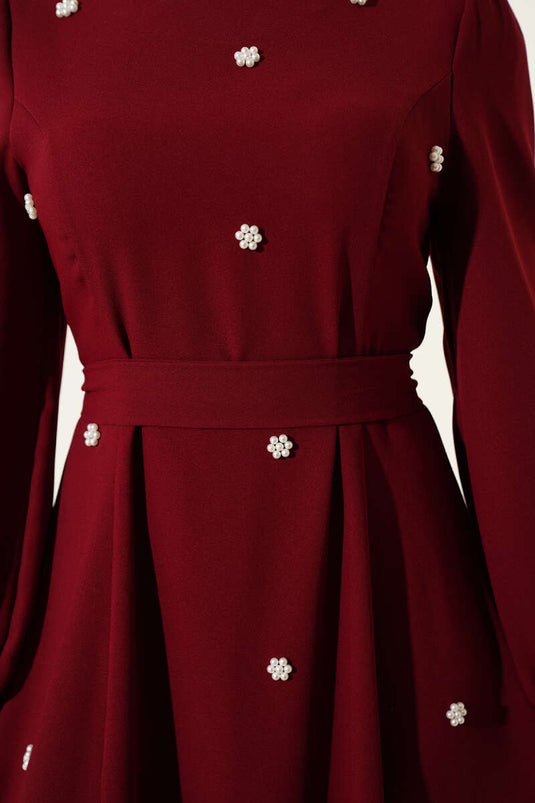 Robe Burgundy À Fleurs Avec Ceinture