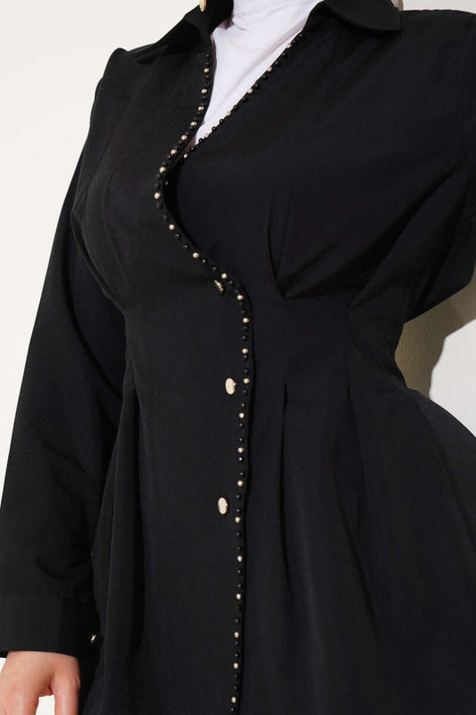 قميص أسود مطوي الخصر بتفاصيل اللؤلؤ