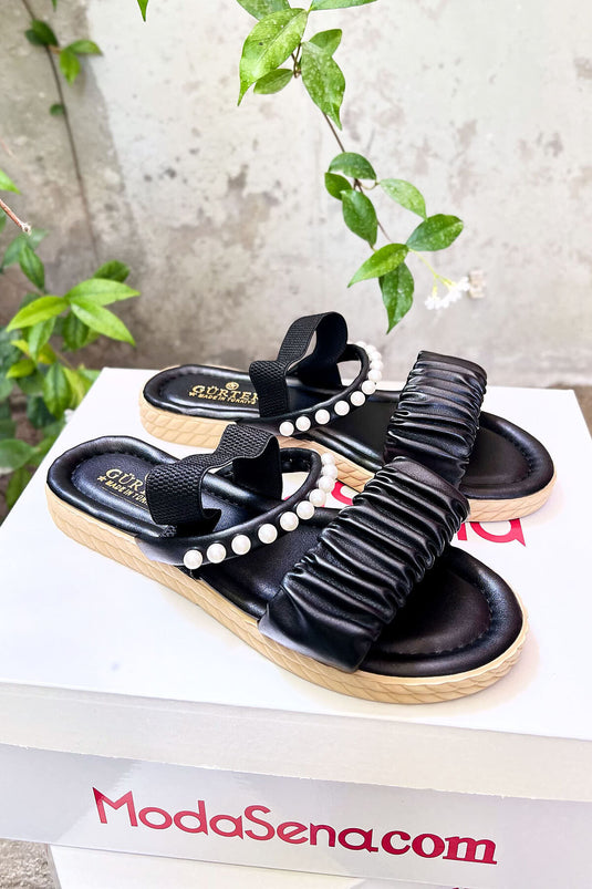 İnci Detaylı Sandalet Siyah