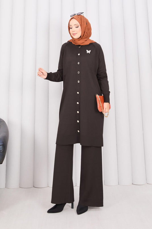 İnci Kelebek Broşlu Tesettür Triko Takım Kahve