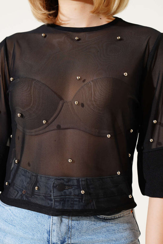 بلوزة من التول بأكمام نصف لؤلؤية سوداء