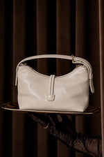 Sac Baget À Chaîne Et Crème Avec Accessoire