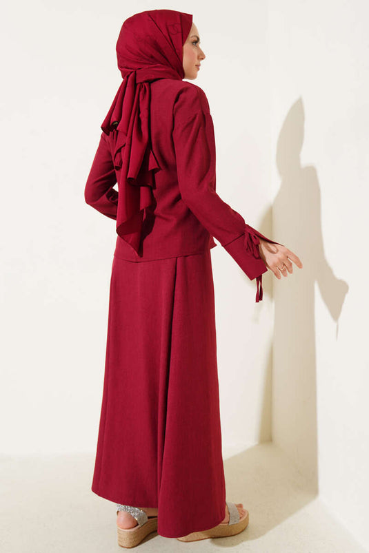 Ensemble deux pièces basique avec jupe à nouer et couleur bordeaux