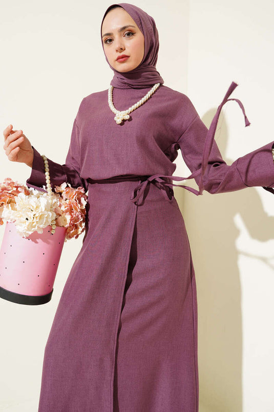 Ensemble deux pièces basique violet avec jupe à nouer.