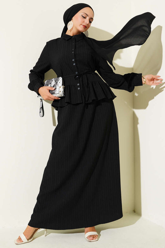 طقم من قطعتين مع حزام حبل وتنورة من لحاء الشجر باللون الأسود