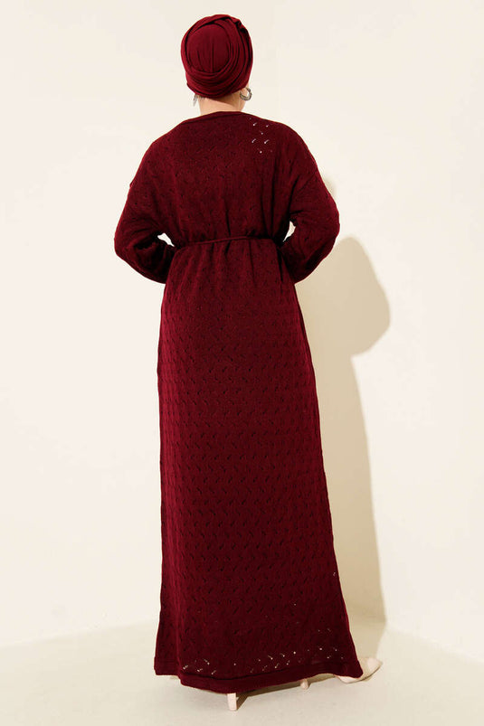 Robe en maille ajourée avec ceinture en corde, bordeaux