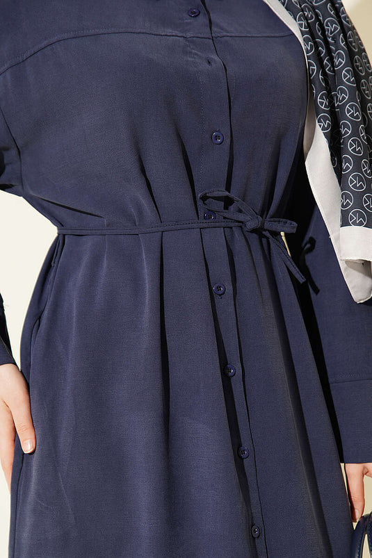 Robe longue boutonnée en Tencel avec ceinture en corde, bleu marine